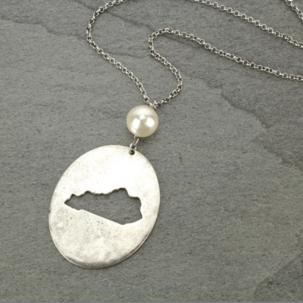 NWT Burnished Silver Tone Kentucky Pearl Boutique Necklace